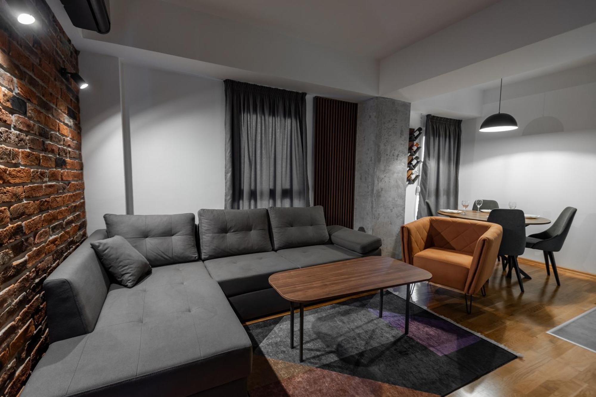Luxury Adrianna 2 Apartment